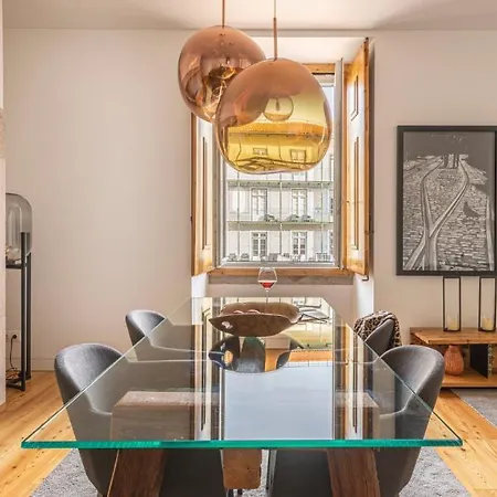 Apartment Plum Guide - Sterling Bronze Lisbon