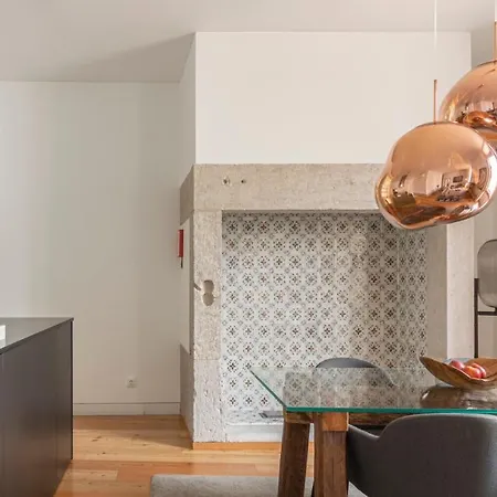 Plum Guide - Sterling Bronze Apartment